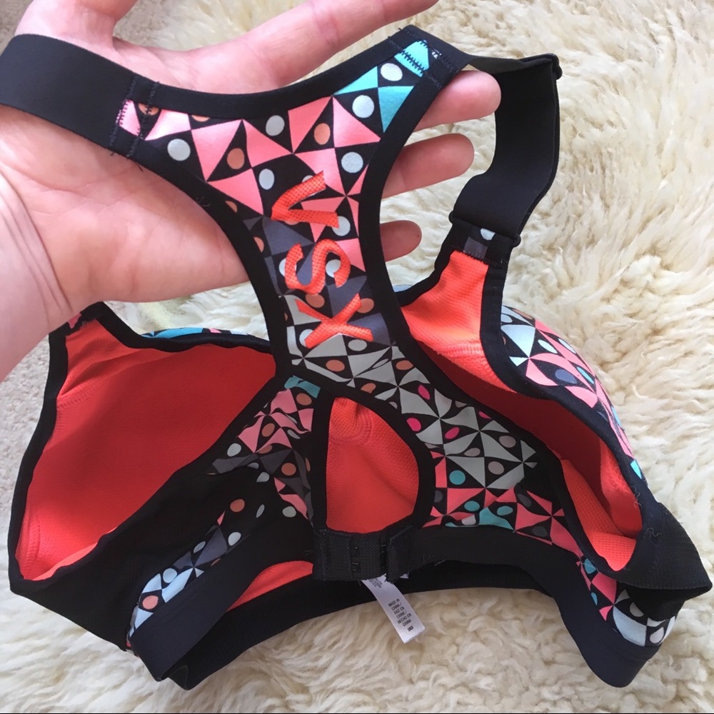 *SOLD*Victoria Secret Sport’s Bra - Picture 5 of 6